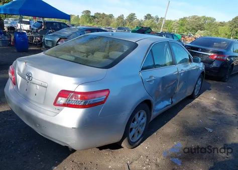 2010 Toyota Camry Le z USA, uszkodzony, nr VIN 4T1BF3EK9AU077362